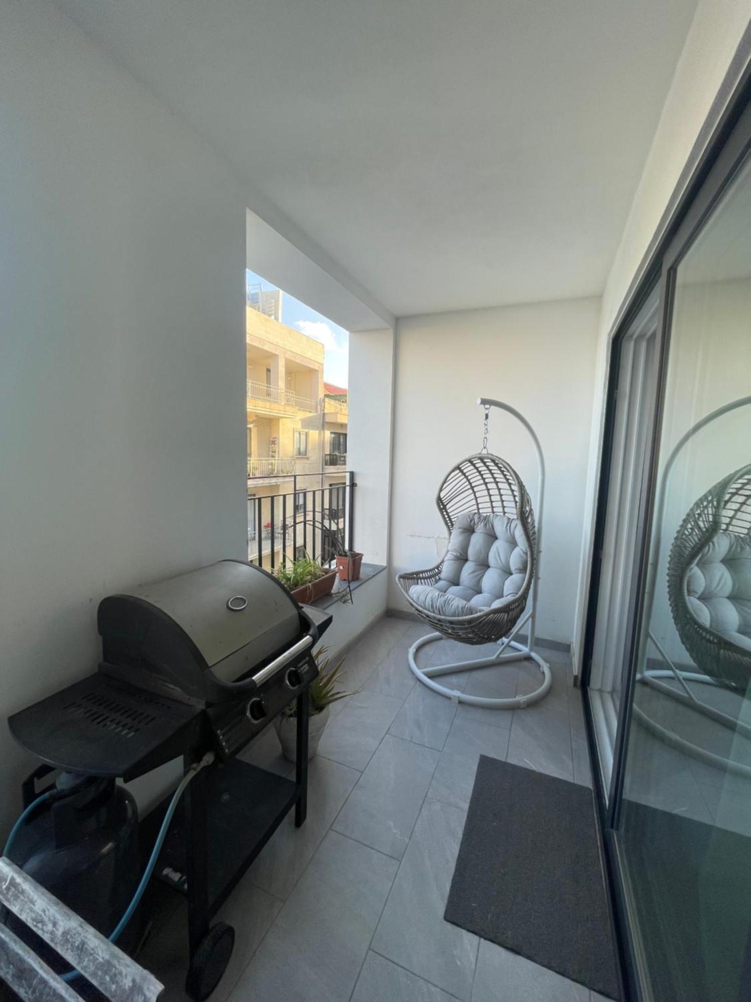 Spacious Seaview Sliema Apt, Steps From Valletta Ferry Εξωτερικό φωτογραφία