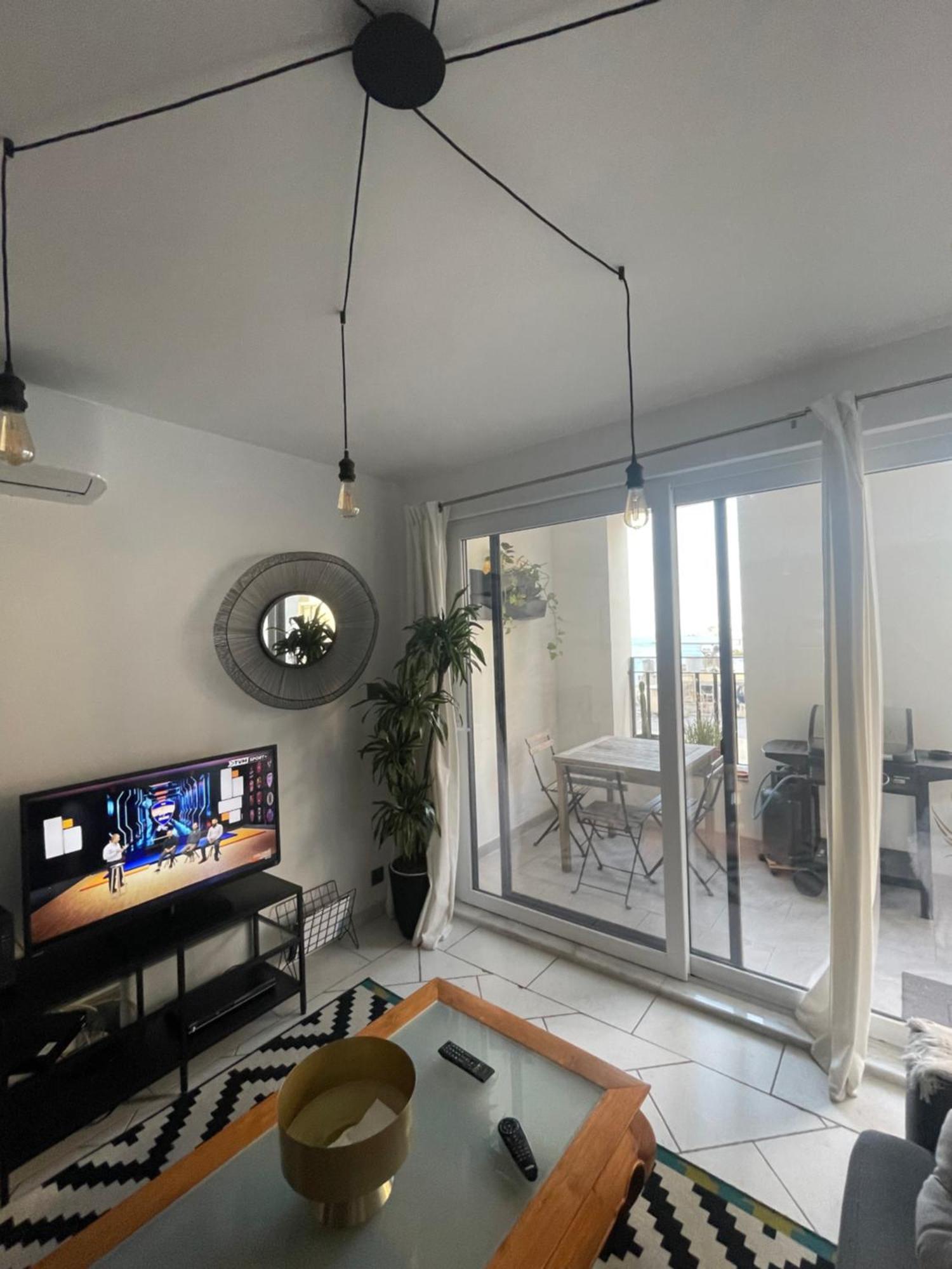Spacious Seaview Sliema Apt, Steps From Valletta Ferry Εξωτερικό φωτογραφία