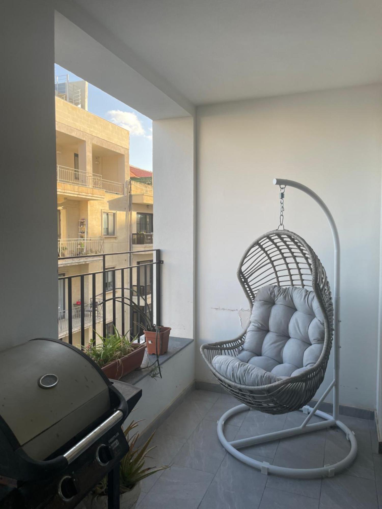 Spacious Seaview Sliema Apt, Steps From Valletta Ferry Εξωτερικό φωτογραφία
