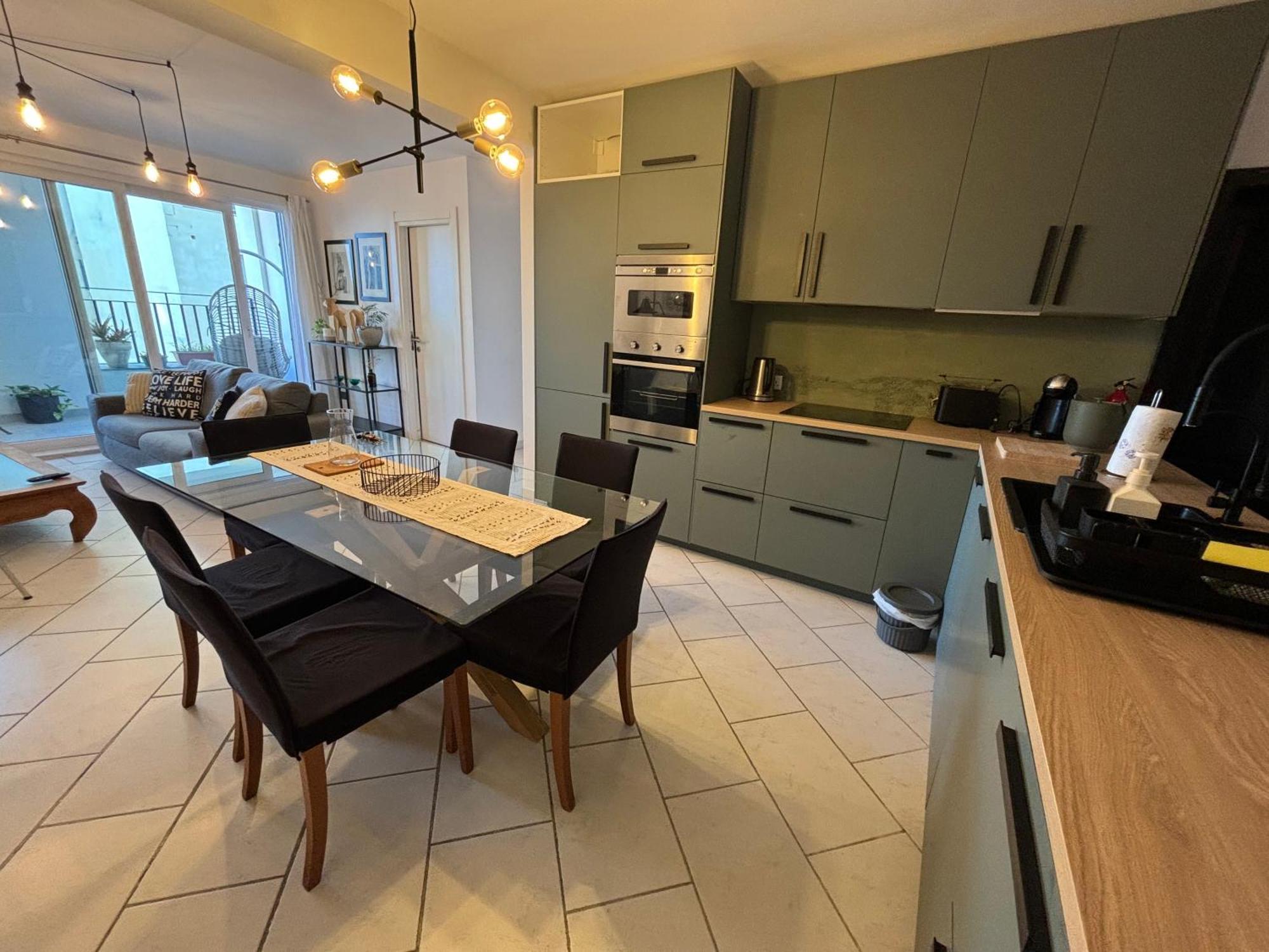 Spacious Seaview Sliema Apt, Steps From Valletta Ferry Εξωτερικό φωτογραφία