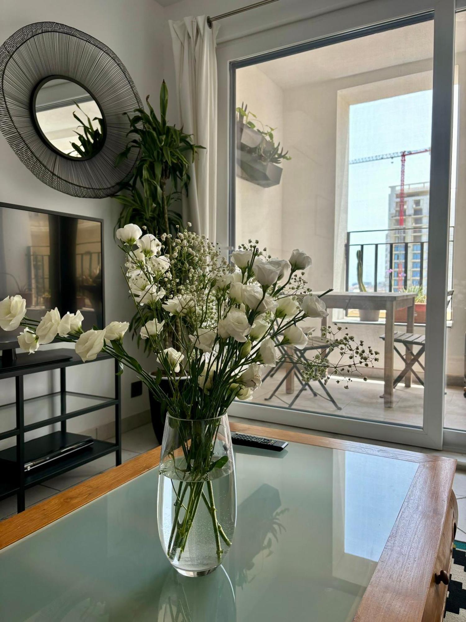 Spacious Seaview Sliema Apt, Steps From Valletta Ferry Εξωτερικό φωτογραφία