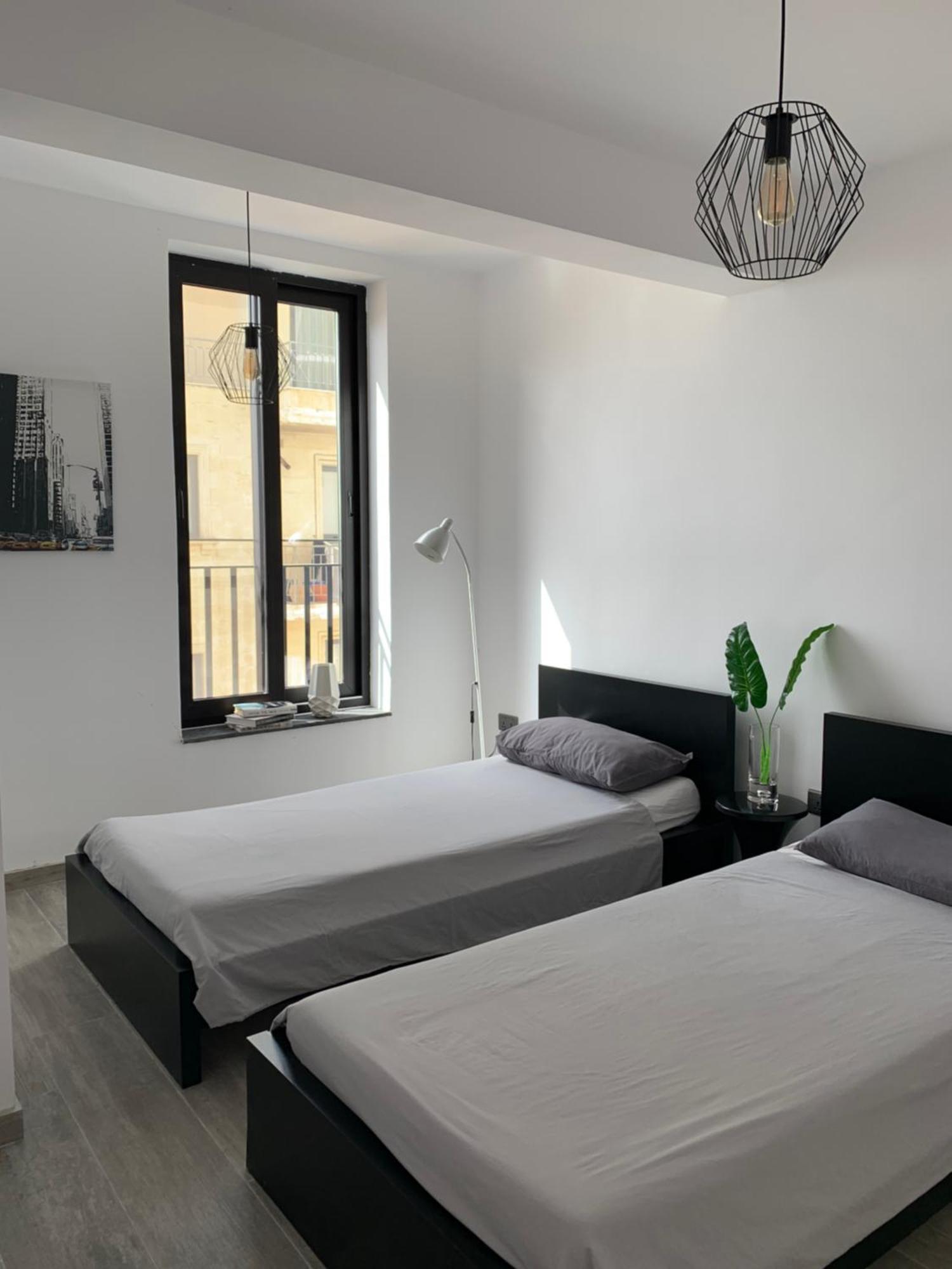 Spacious Seaview Sliema Apt, Steps From Valletta Ferry Εξωτερικό φωτογραφία