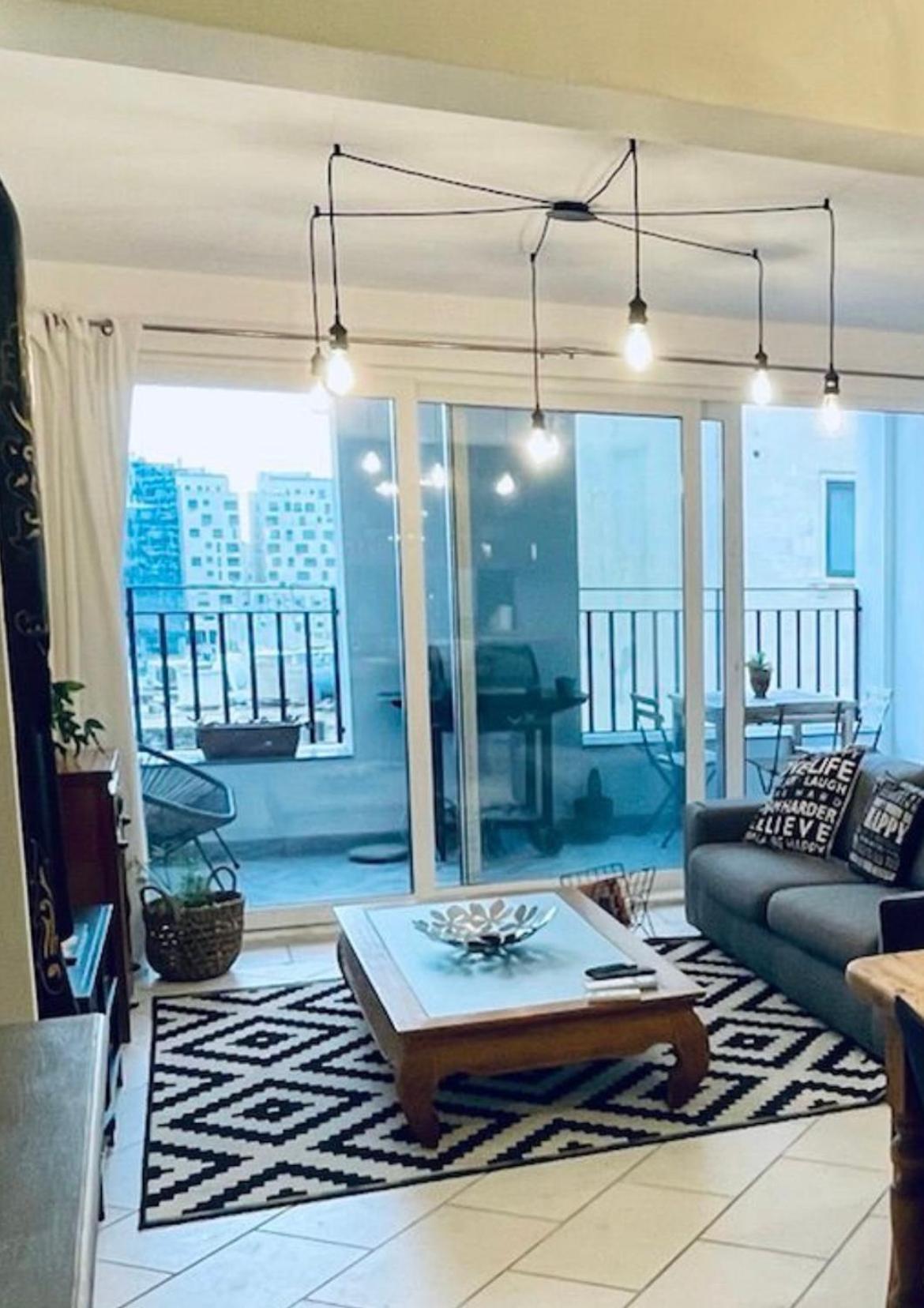 Spacious Seaview Sliema Apt, Steps From Valletta Ferry Εξωτερικό φωτογραφία