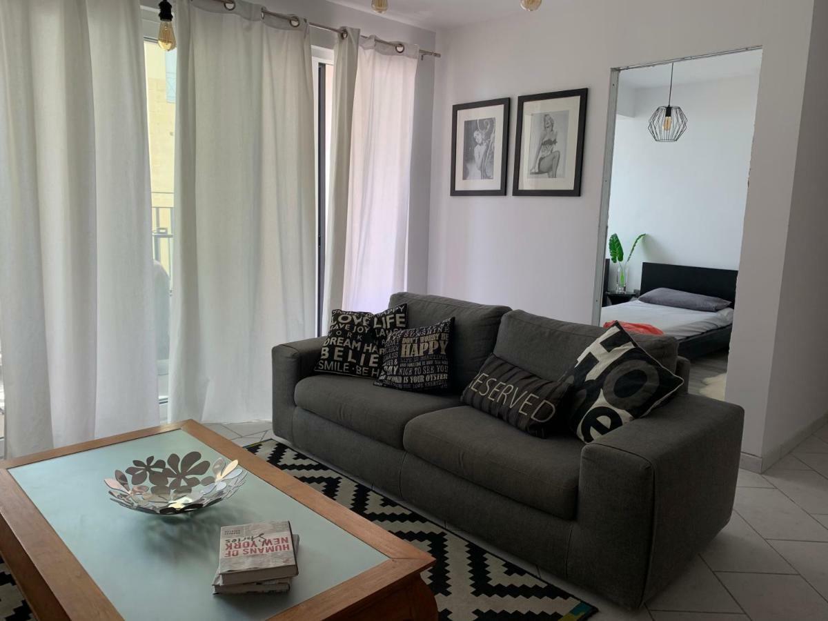 Spacious Seaview Sliema Apt, Steps From Valletta Ferry Εξωτερικό φωτογραφία