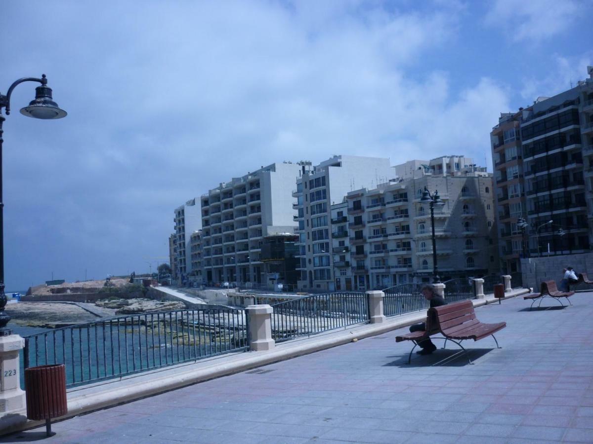 Spacious Seaview Sliema Apt, Steps From Valletta Ferry Εξωτερικό φωτογραφία