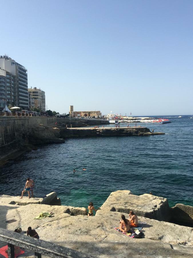 Spacious Seaview Sliema Apt, Steps From Valletta Ferry Εξωτερικό φωτογραφία